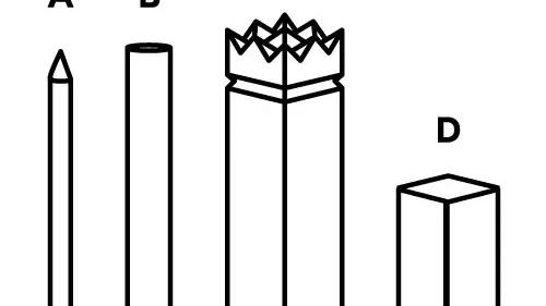 De vier houten onderdelen van het spel Kubb