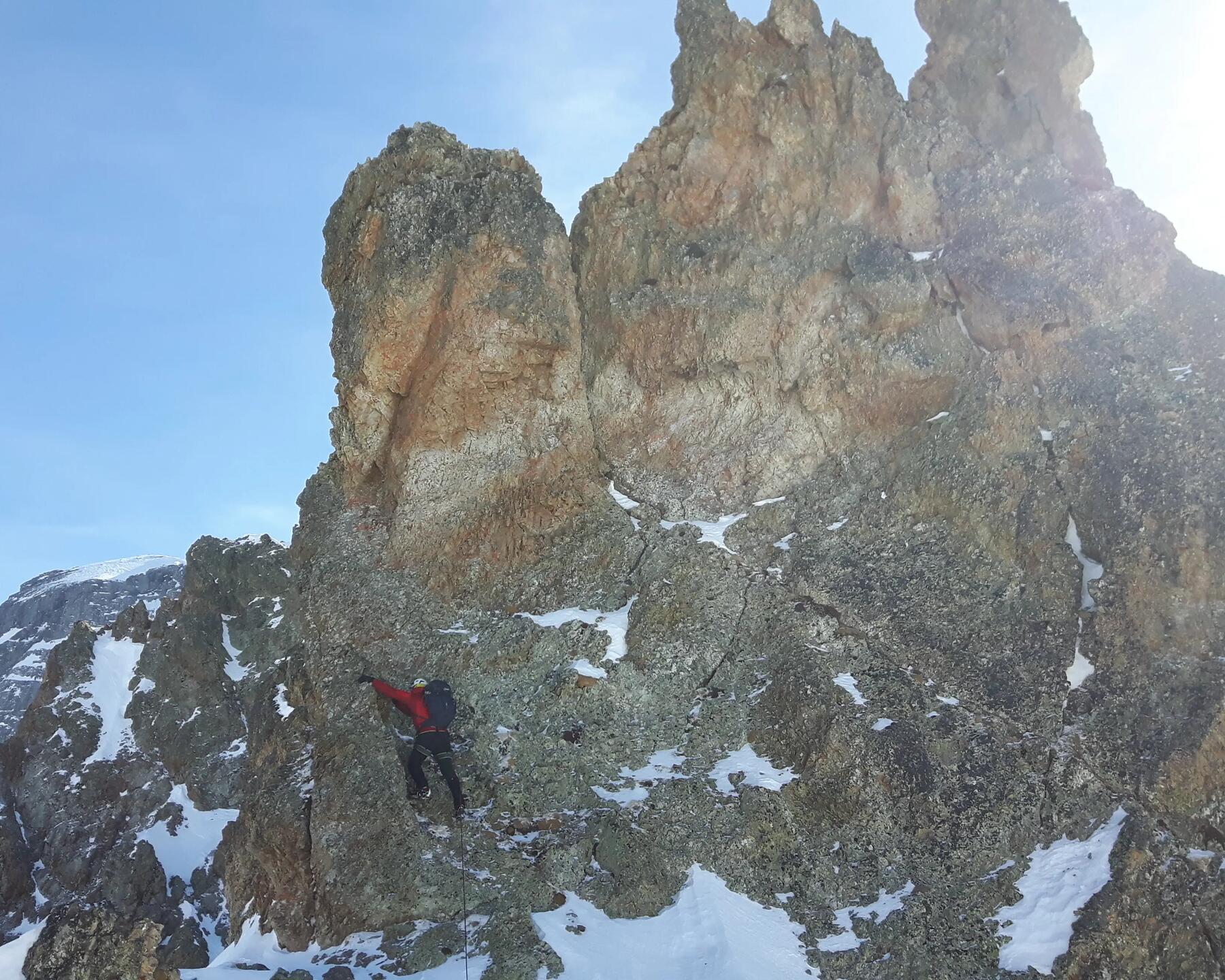 escalade-montagne-alpinisme-pierre