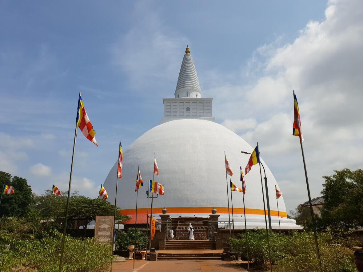 dagoba anuradhapura temple srilanka