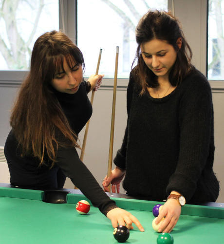 Billard au féminin en entreprise Billard au féminin en entreprise