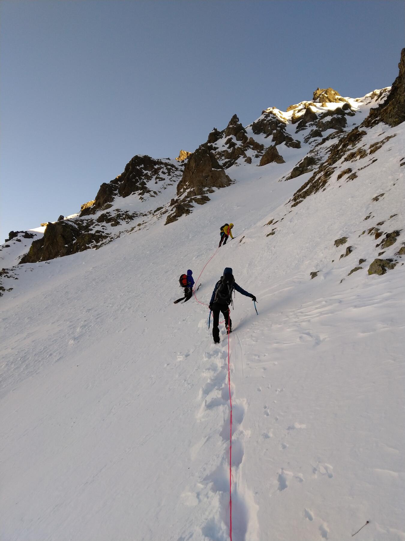 progression-alpinisme-col