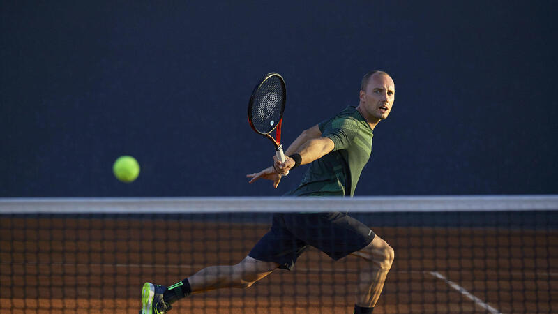 Hoe vind ik een geschikte tennis partner?