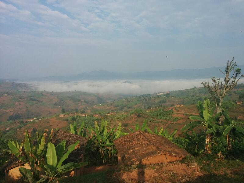 Rwanda, interview: "Langs de kronkelende wegen in het land van duizend heuvels..."