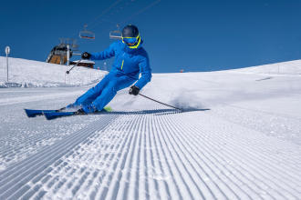 Discover downhill skiing