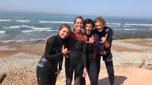 itiwit-sup-surf-trip-maroc-entres-filles-paddle-surf-gonflable-9-copines