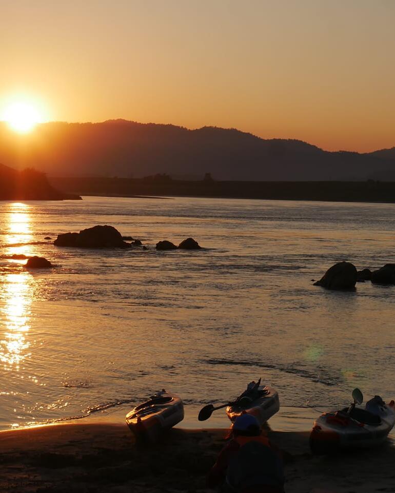 laos trip kayak