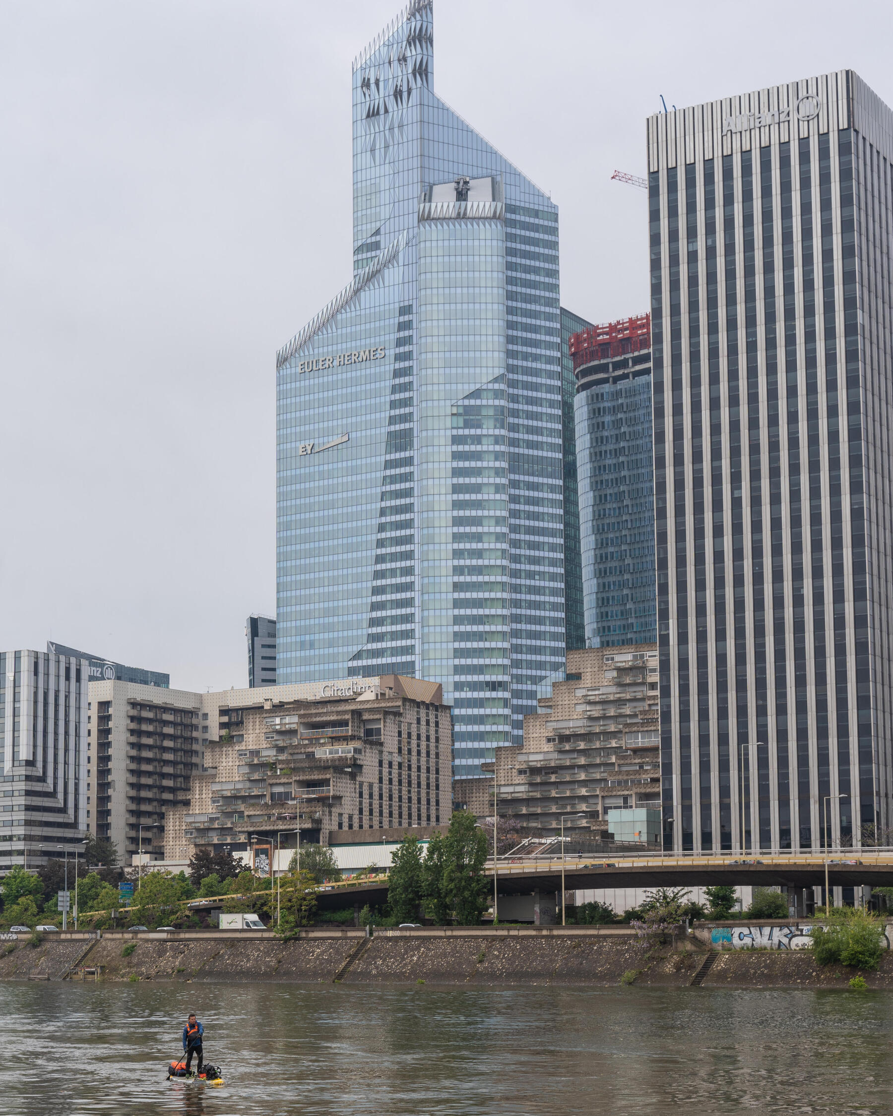 paris la defense stand up paddle