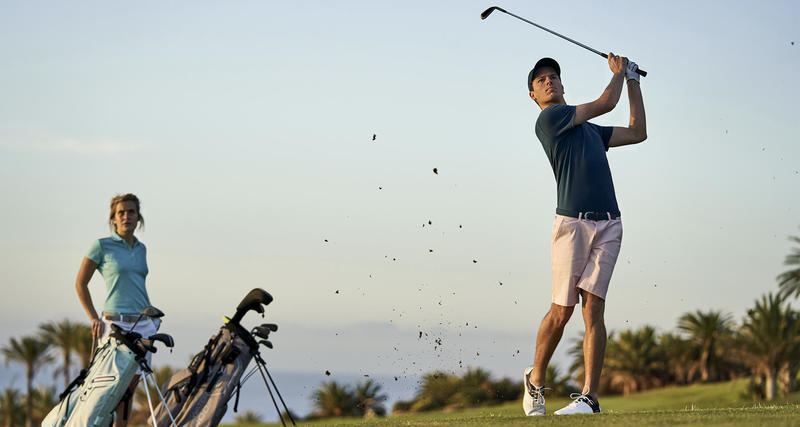 Como escolheres a roupa de golf no verão?
