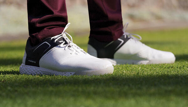 GOLFSCHUHE» border=