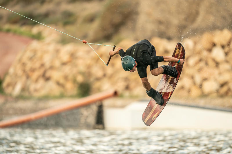 Wakeboarding - co to jest, na czym polega, jak wygląda nauka?