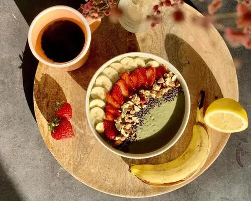 smoothie_bowl_mache_banane_fraise