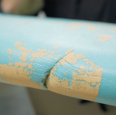 réparer une coupure ou entaille d'aileron sur une planche de surf en mousse réparer une coupure ou entaille d'aileron sur une planche de surf en mousse