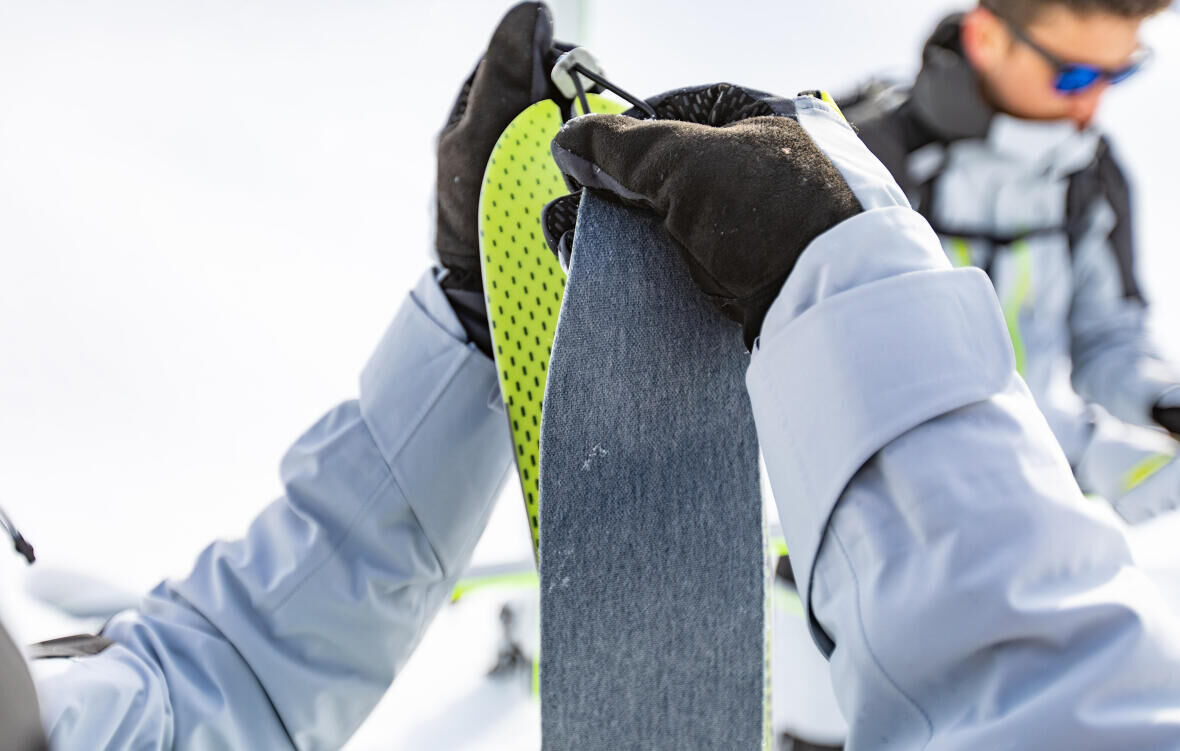 Comment fixer ses peaux de phoque sur ses skis