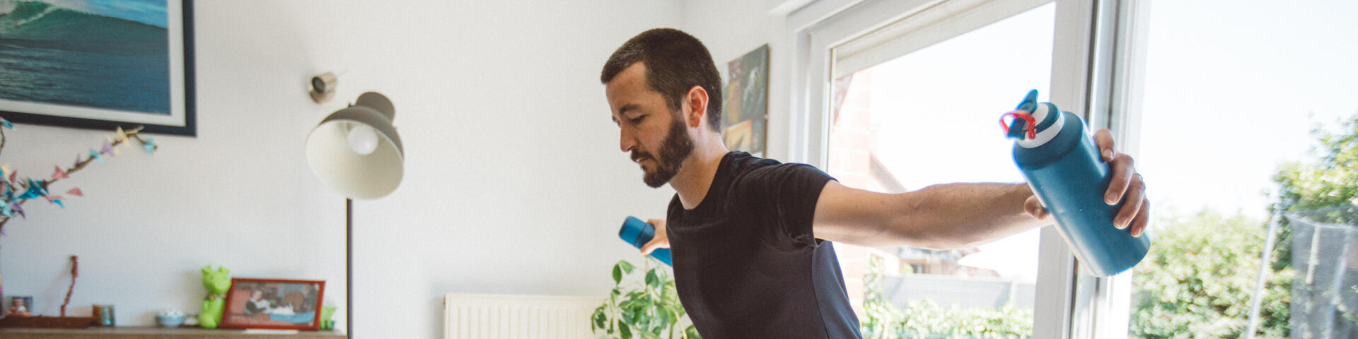 Sport à la maison : détournez votre intérieur pour faire des exercices faciles