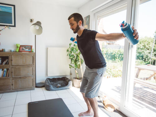 Desporto em casa: aproveitar o espaço interior da sua casa para fazer exercícios fáceis