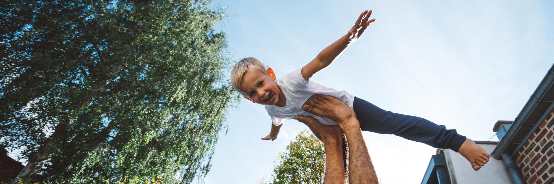 8 postures de yoga enfant facile à faire à la maison