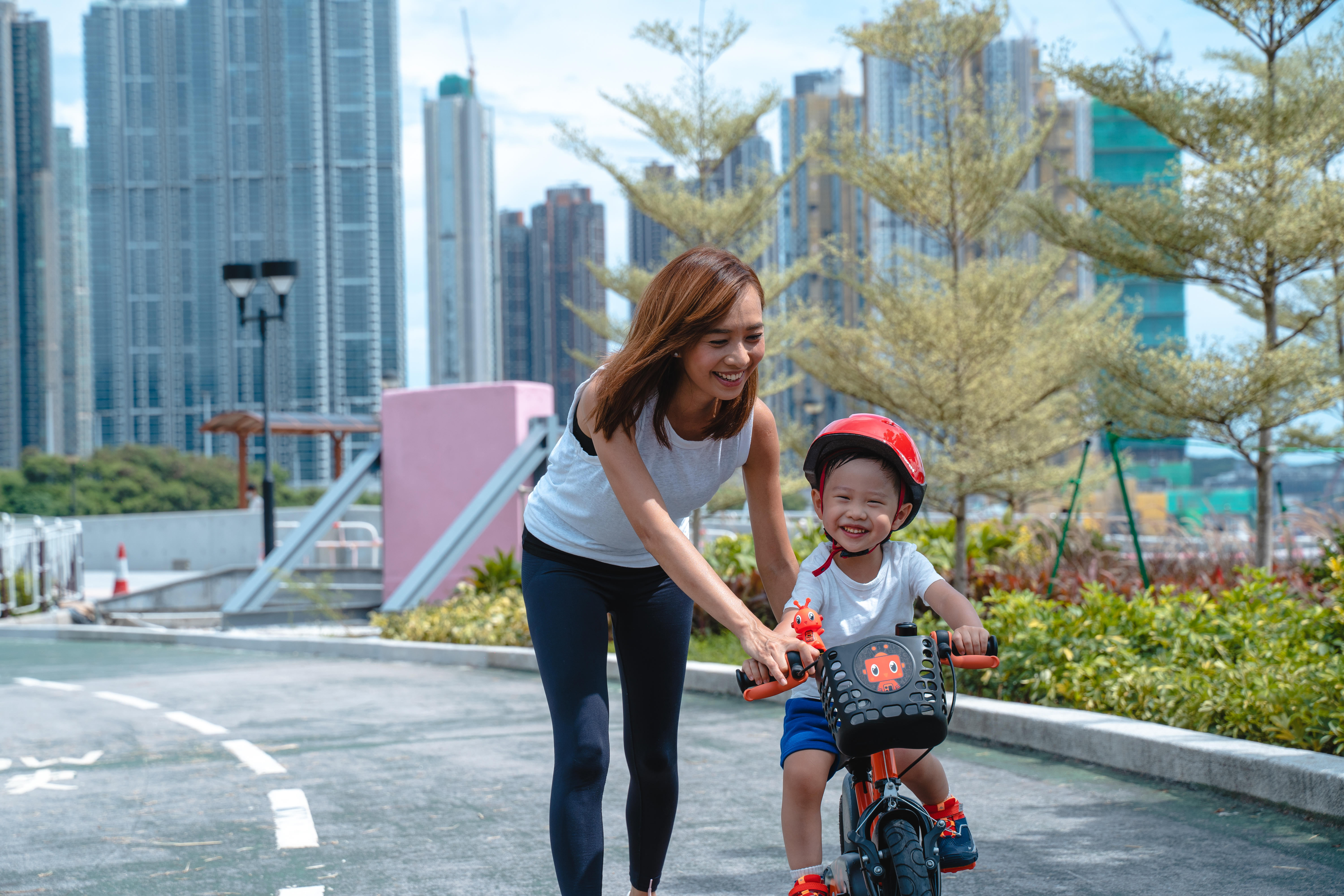 選擇合適的尺寸對孩子操控單車更容易