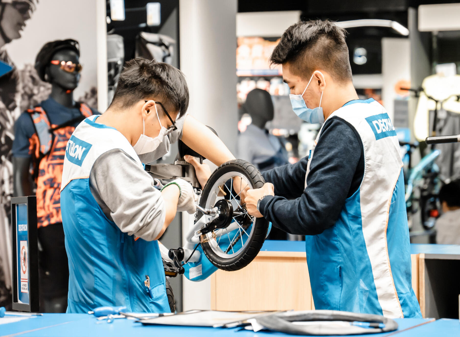 Decathlon provide repair workshop to help you repair your bike