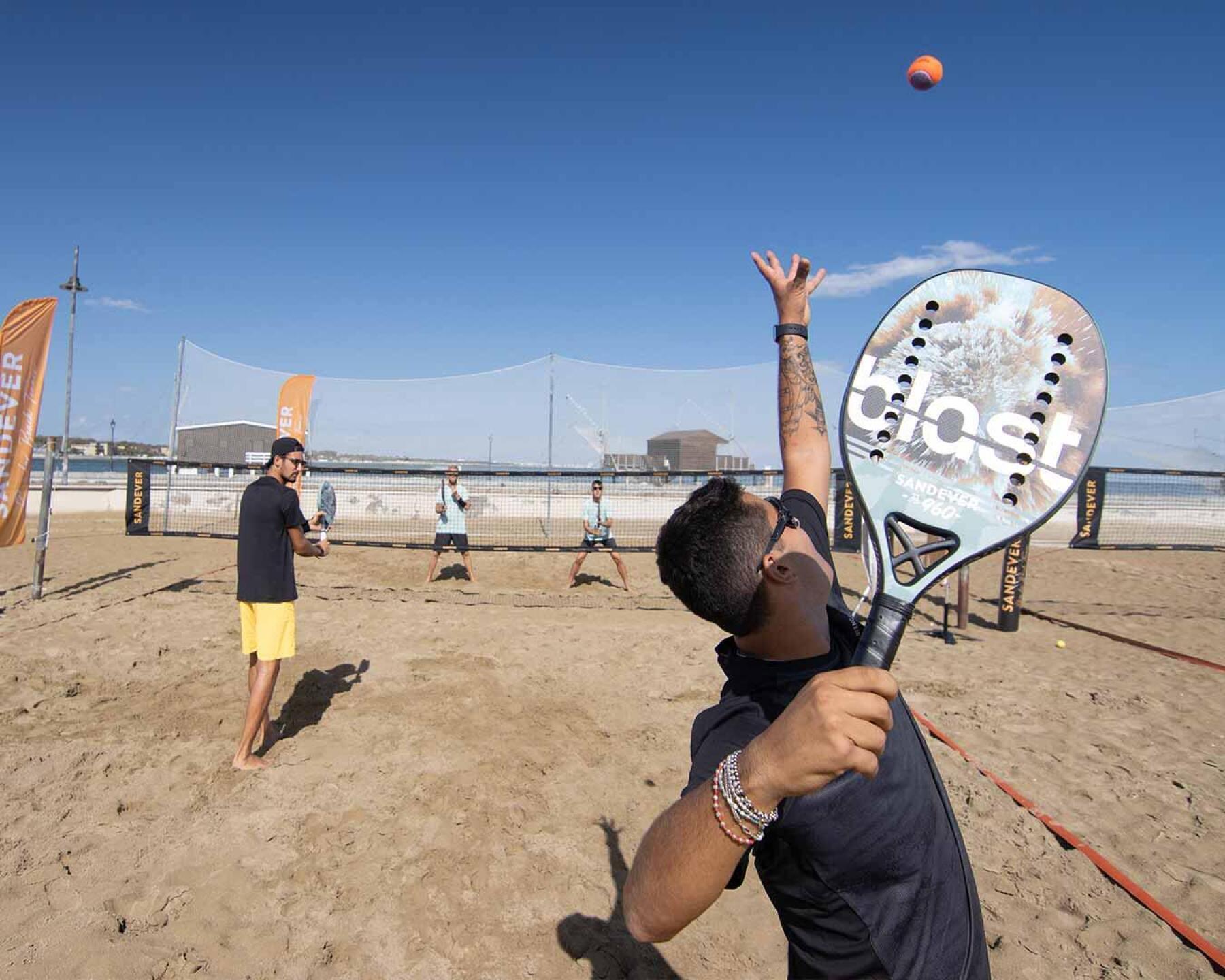 Beach tennis: what it is and how to play it?