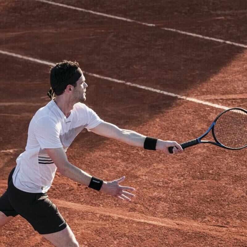 Cum să îți îmbunătățești lovitura de pe partea dreaptă, în tenis