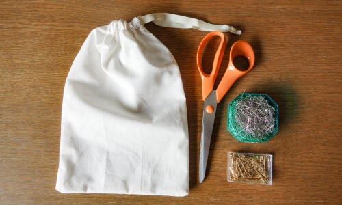 EASY POUCH TUTO:RECYCLE YOUR USED T-SHIRT 