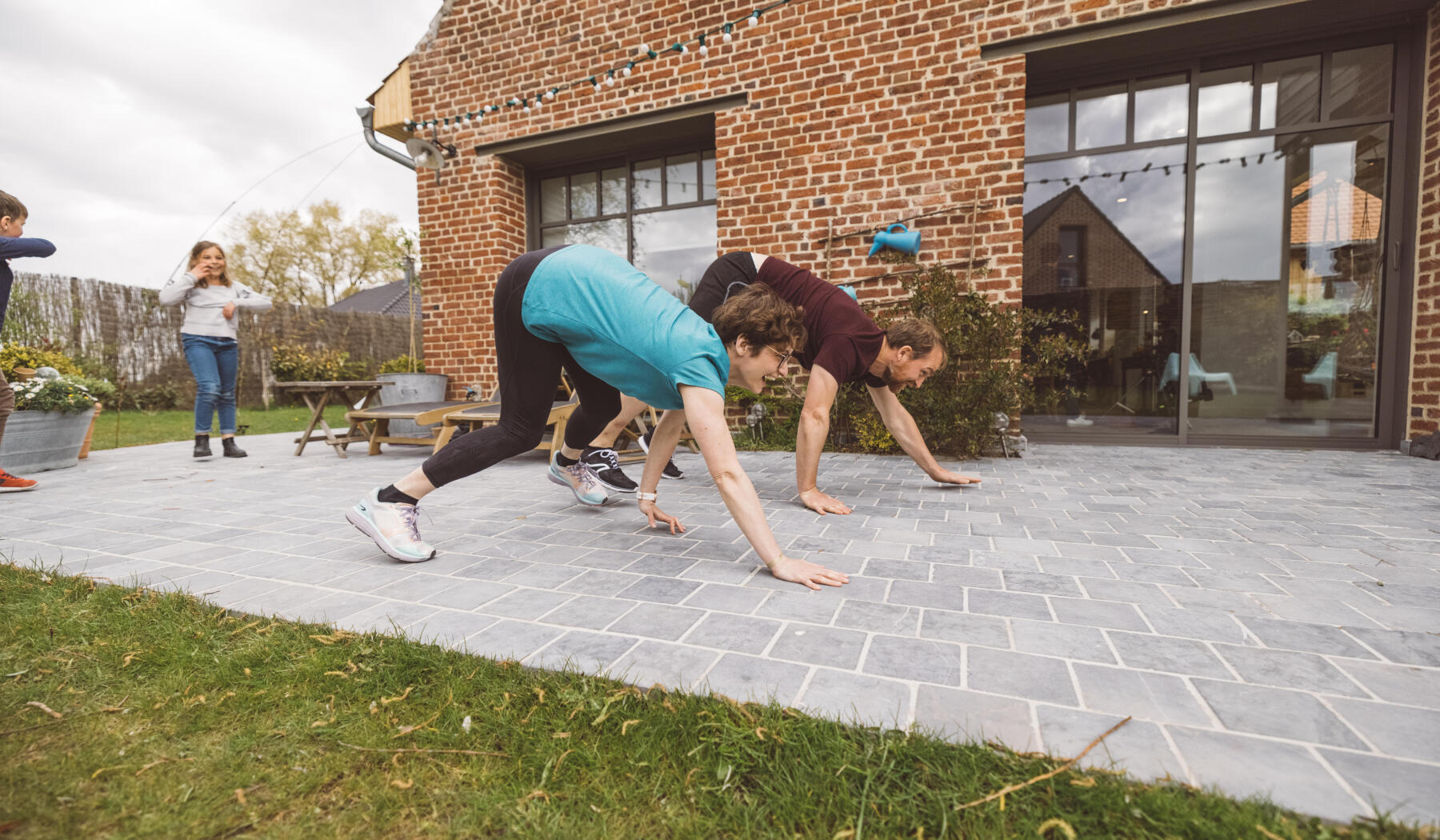 Sports challenges: activities for children and parents at home