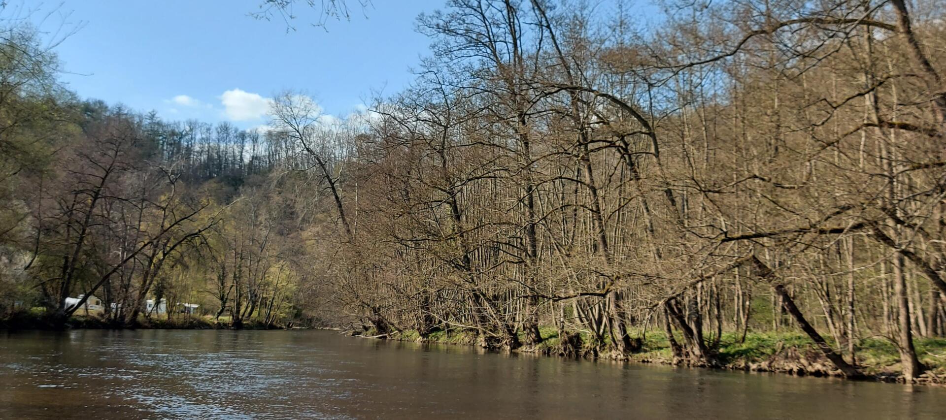 Going down the Lesse on a compact Stand-Up Paddleboard