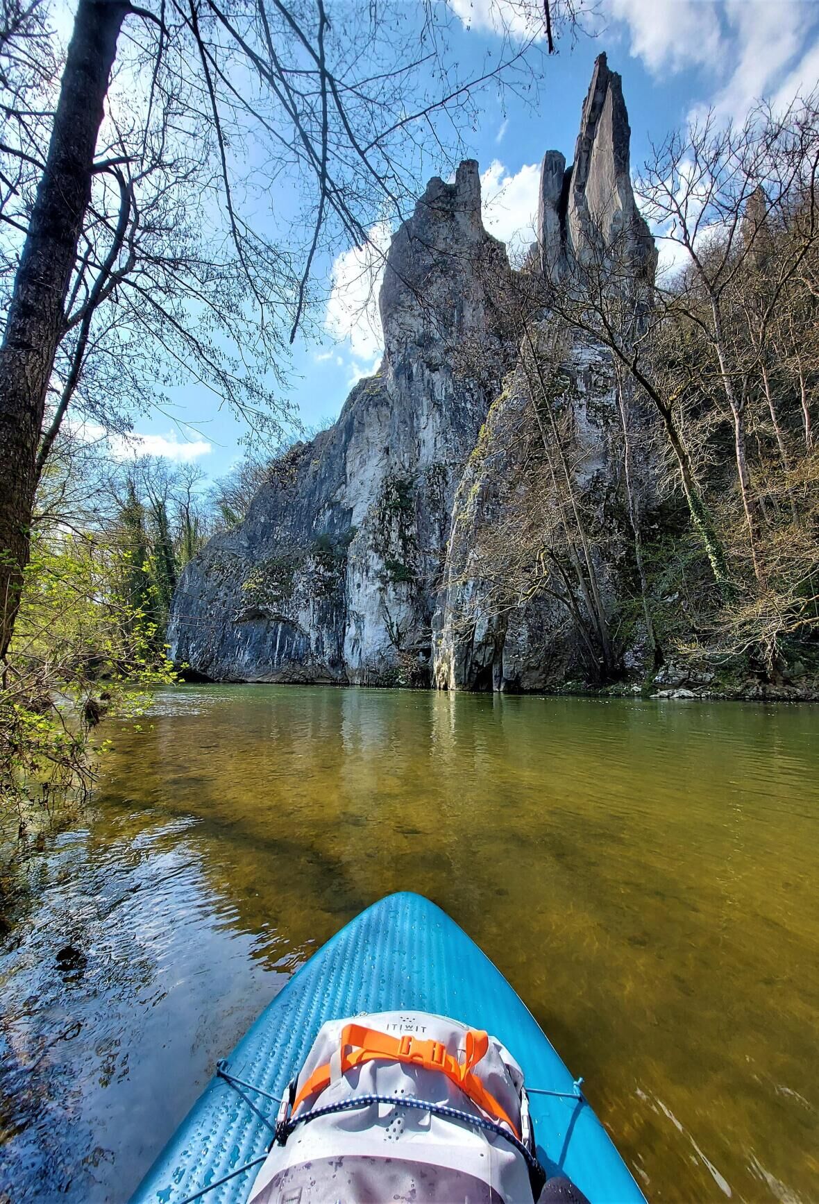 Going down the Lesse on a compact Stand-Up Paddleboard