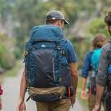 So reinigst du deinen Rucksack richtig
