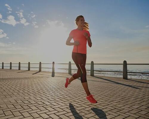 Joggen bei Hitze: Tipps für einen erfolgreichen Lauf im Sommer