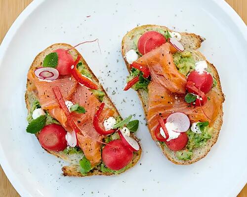 Recept delhaize: Avocado toast met gerookte zalm