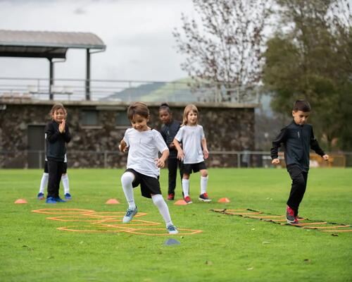 Een sportieve zomer voor je kinderen: de gids met sportkampen