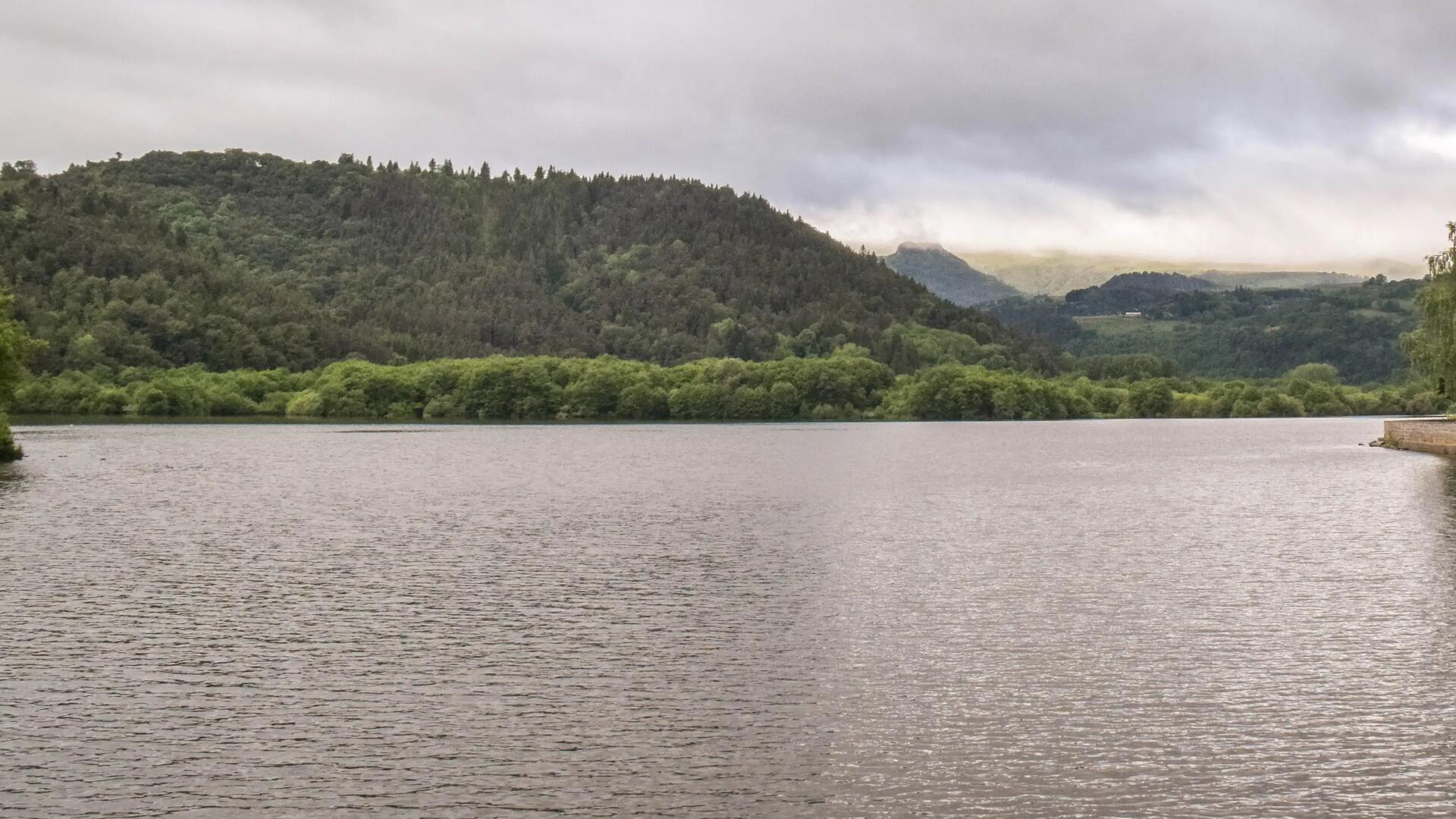 widok na jezioro