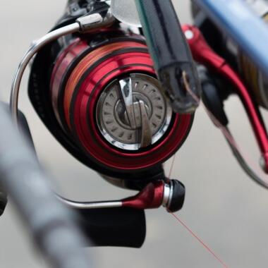 Comment choisir son moulinet pour pêcher au leurre en mer ?