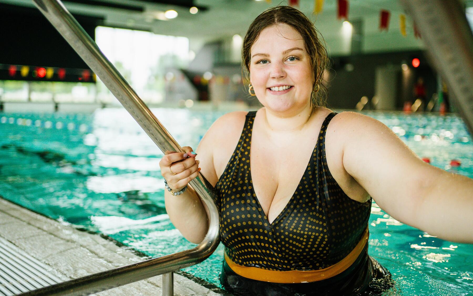 Portret Romy: jonge vrouw met een maatje meer