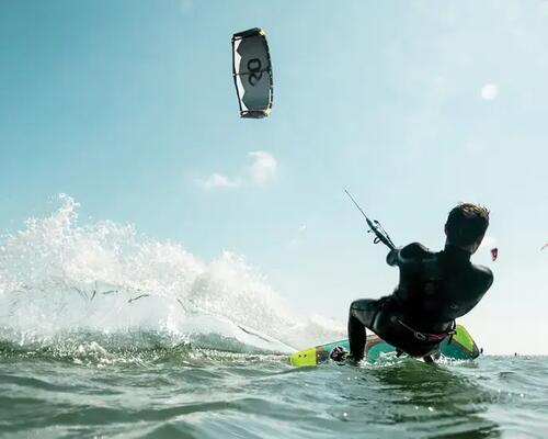 Kitesurf : les réparations (boudin, valve, aile...)