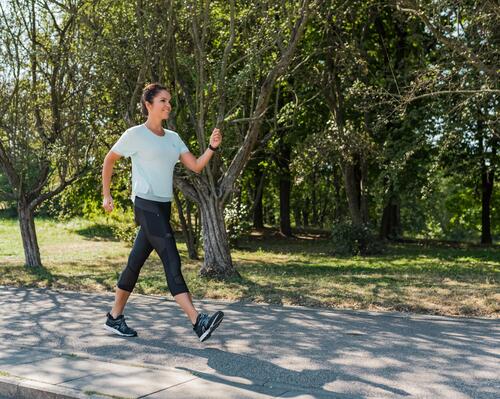 Les 5 bienfaits de la marche matinale, et pourquoi s'y mettre