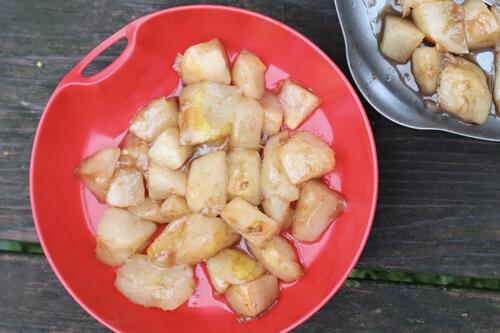 Recipe for warm pears with honey &amp; cinnamon