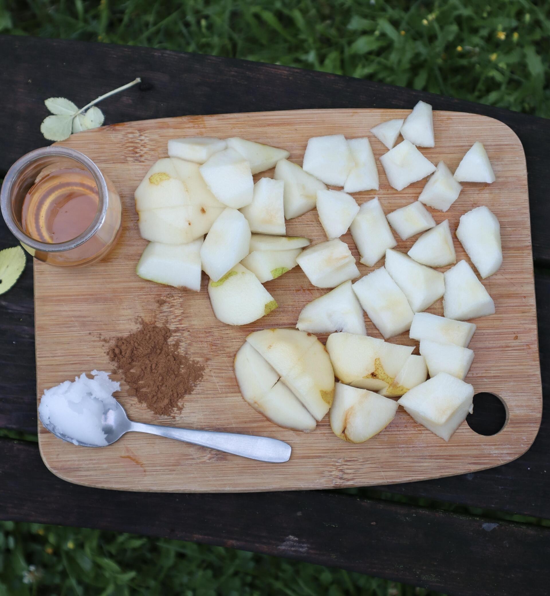 Recipe for warm pears with honey &amp; cinnamon