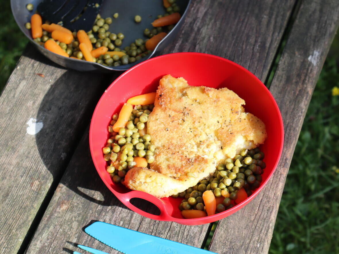 poisson-pané-petits-pois-carottes