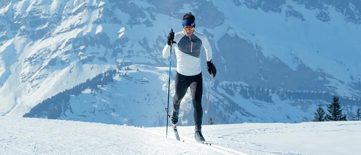 Man standing in alpes