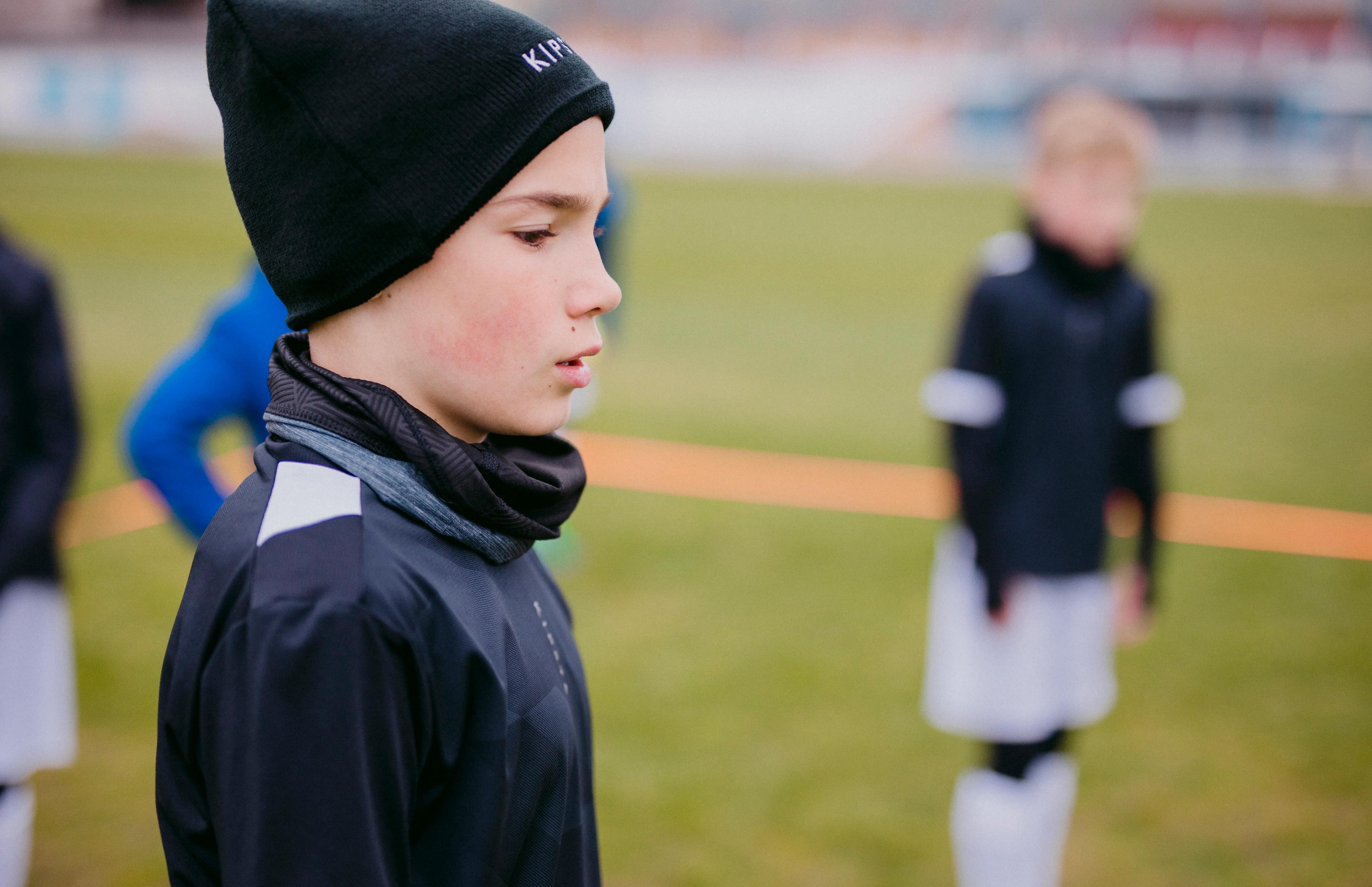 Packe dein Kind warim ein fürs Fußball Wintertraining