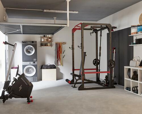 Comment créer un meuble de rangement pour son espace fitness (0m2) ? 