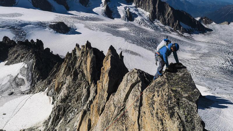 Jak się ubrać w wysokie góry? Oto strój alpinisty. Decathlon