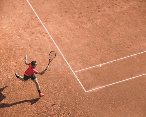 Technique Tennis : le coup droit en bout de course