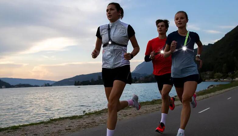 Kleide dich hell beim Joggen im Dunkeln