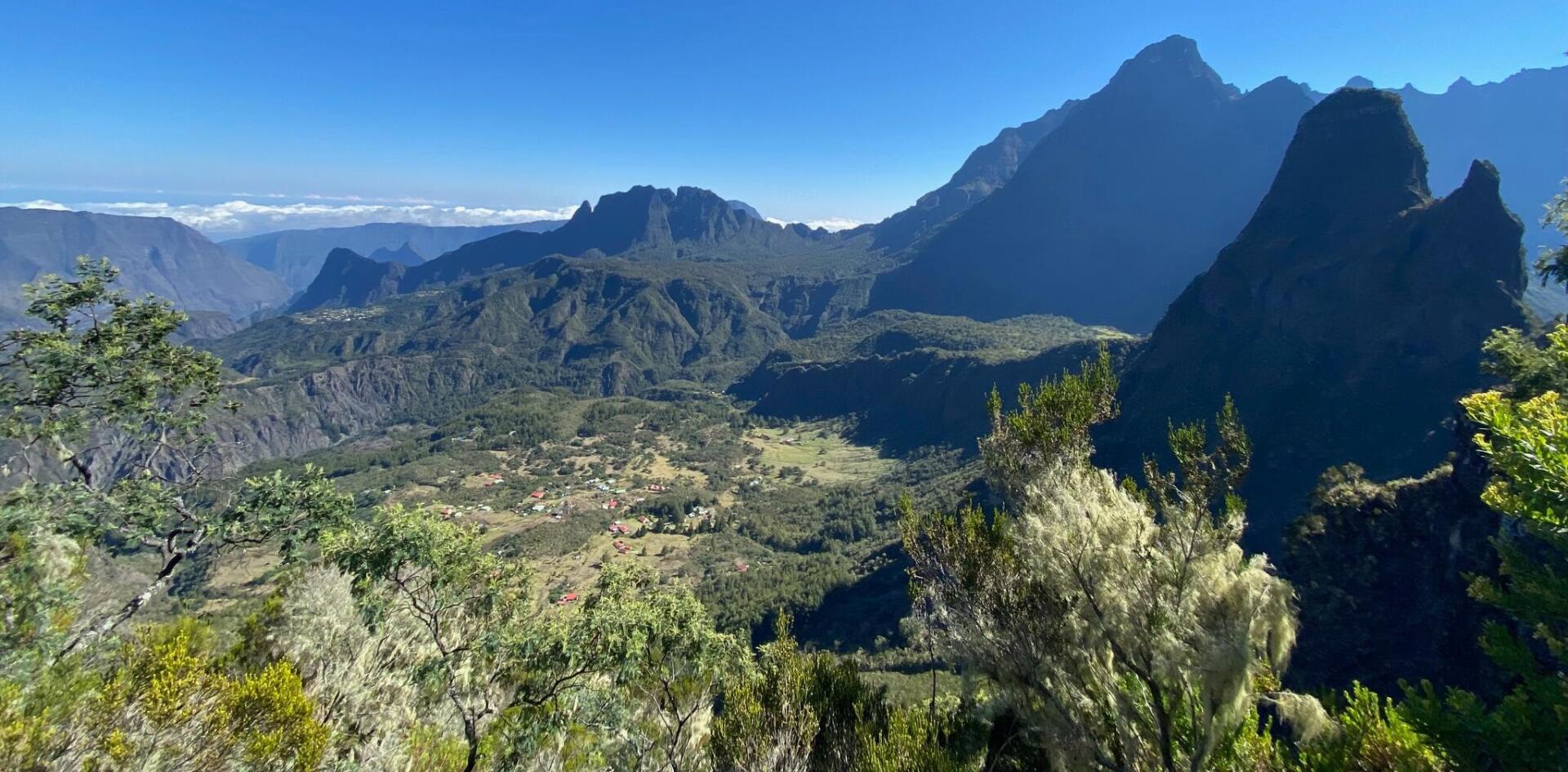 Le Piton de la Fournaise expliqué aux enfants - La Réunion des Livres