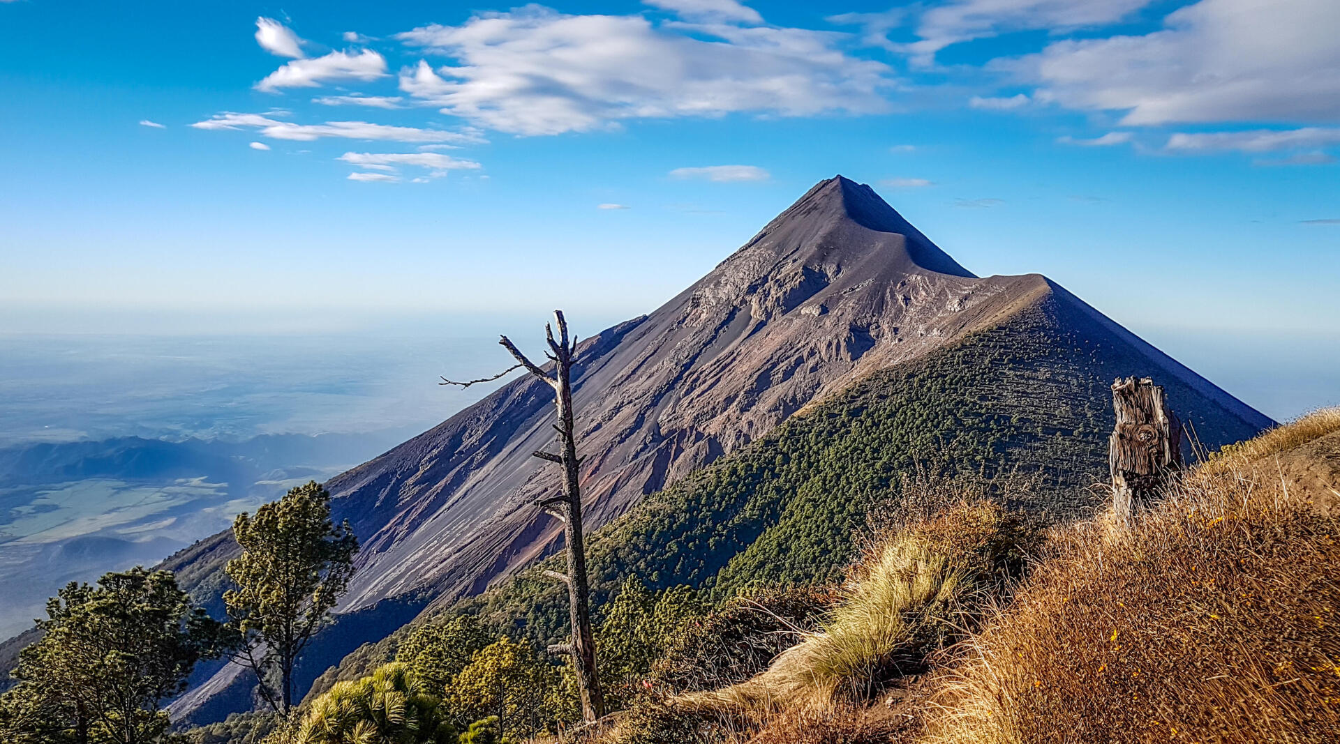 Travel to Guatemala: trek on the acatenango volcano