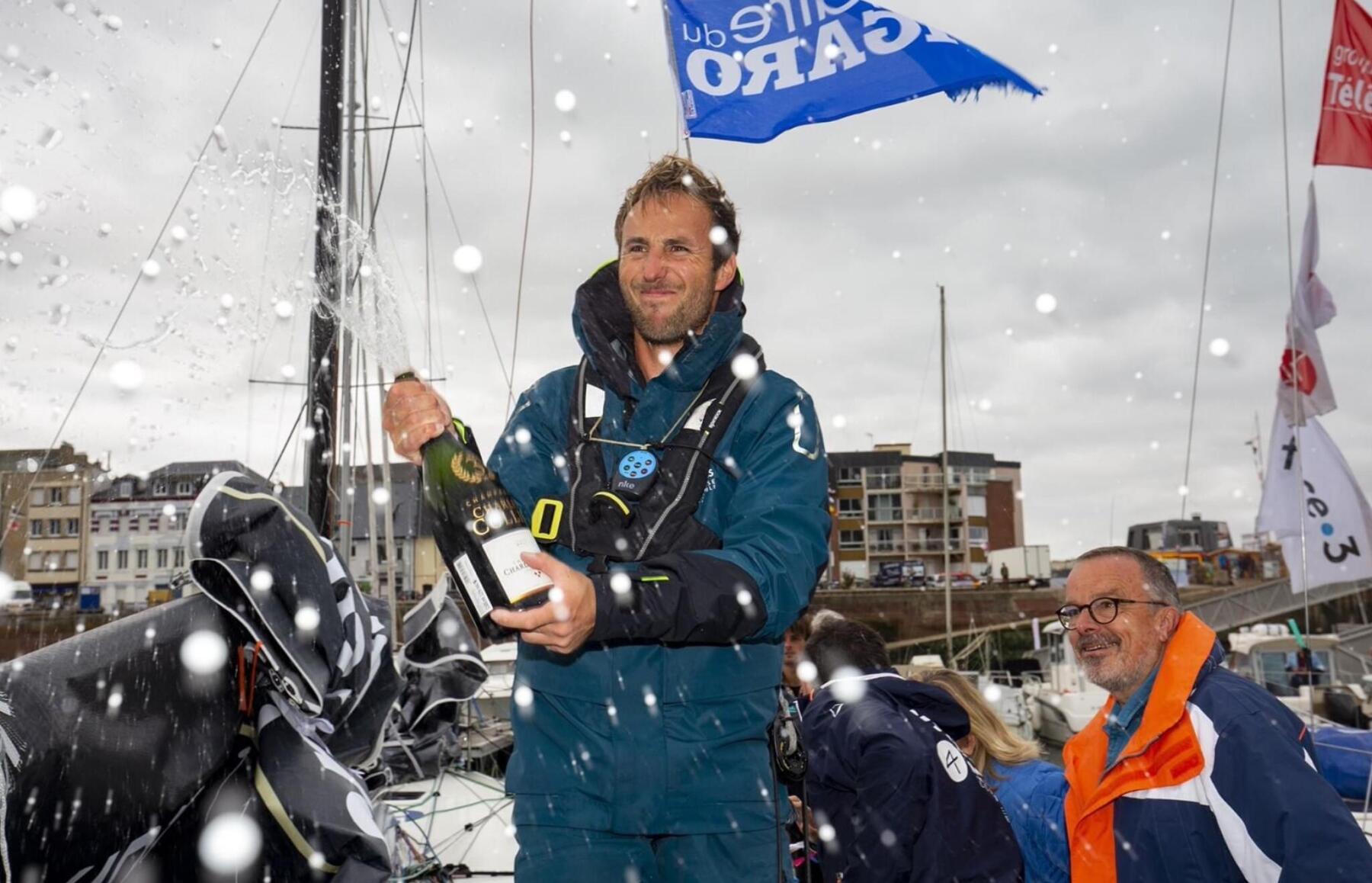 Achille Nebout fait péter le champagne à l'arrivée