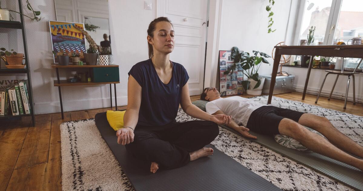 Quais as melhores posições de yoga quando estamos a iniciar